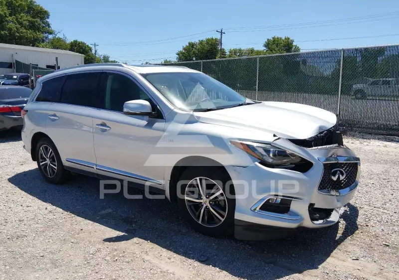 2019 Infinity QX60 photo