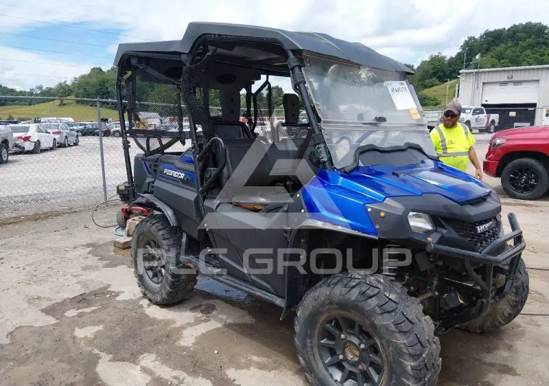 2019 Honda SXS700 photo