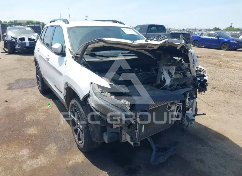 2019 Jeep CHEROKEE photo