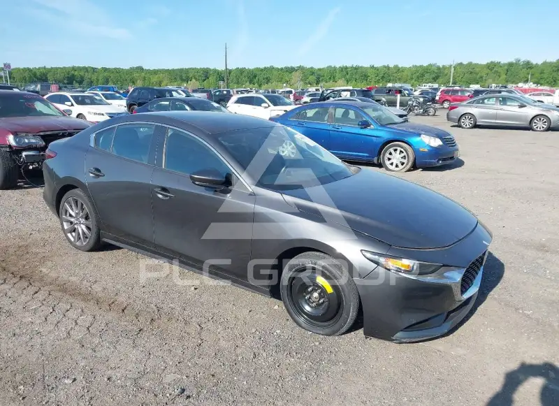 2019 Mazda 3 photo