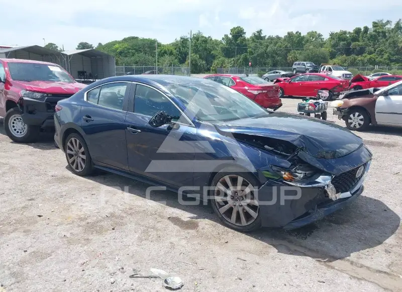 2019 Mazda 3 photo