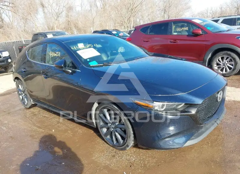 2019 Mazda 3 photo