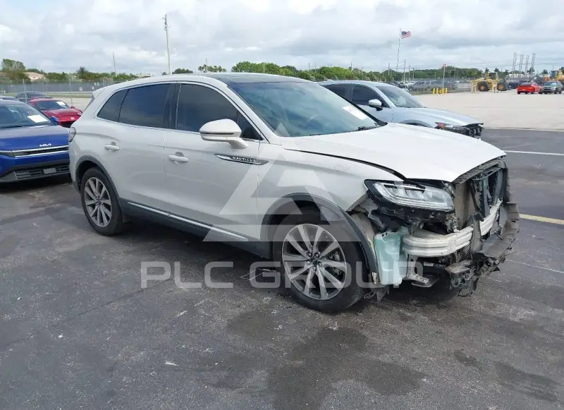 2019 Lincoln NAUTILUS photo