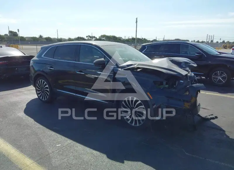 2019 Lincoln NAUTILUS photo