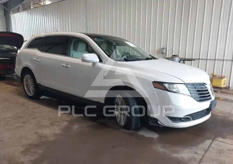 2019 Lincoln MKT фото