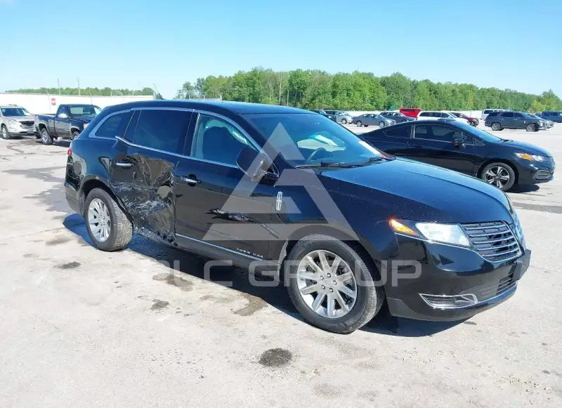 2019 Lincoln MKT фото