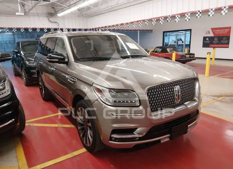 2019 Lincoln NAVIGATOR photo