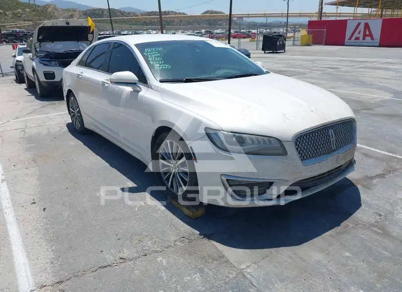 2019 Lincoln MKZ photo