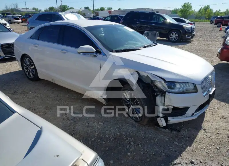 2019 Lincoln MKZ photo