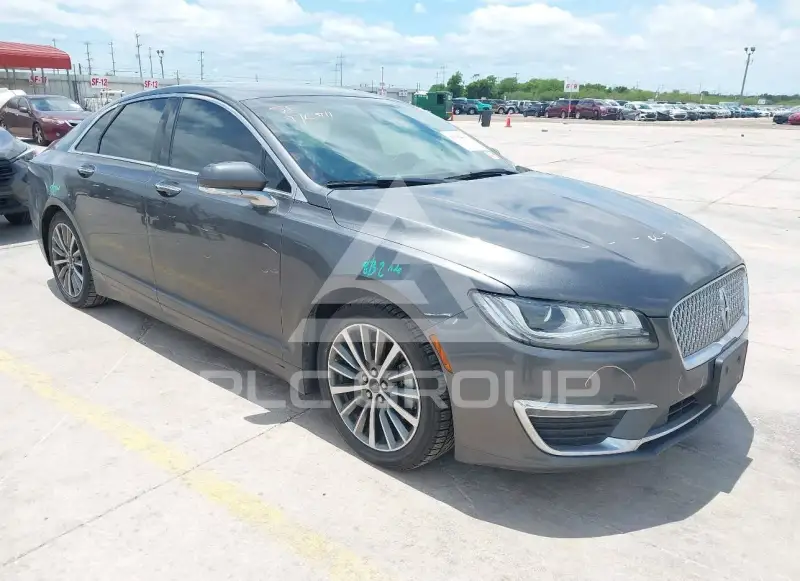2019 Lincoln MKZ photo