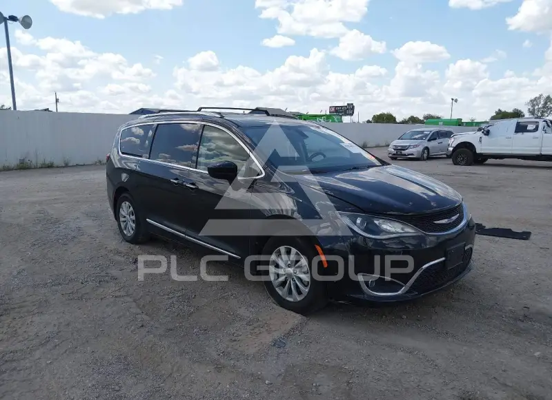 2019 Chrysler PACIFICA photo