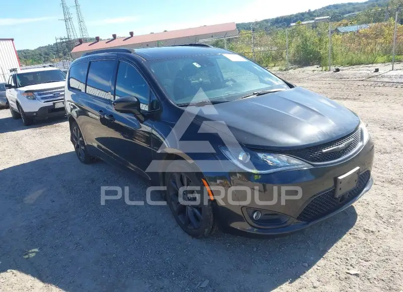 2019 Chrysler PACIFICA photo