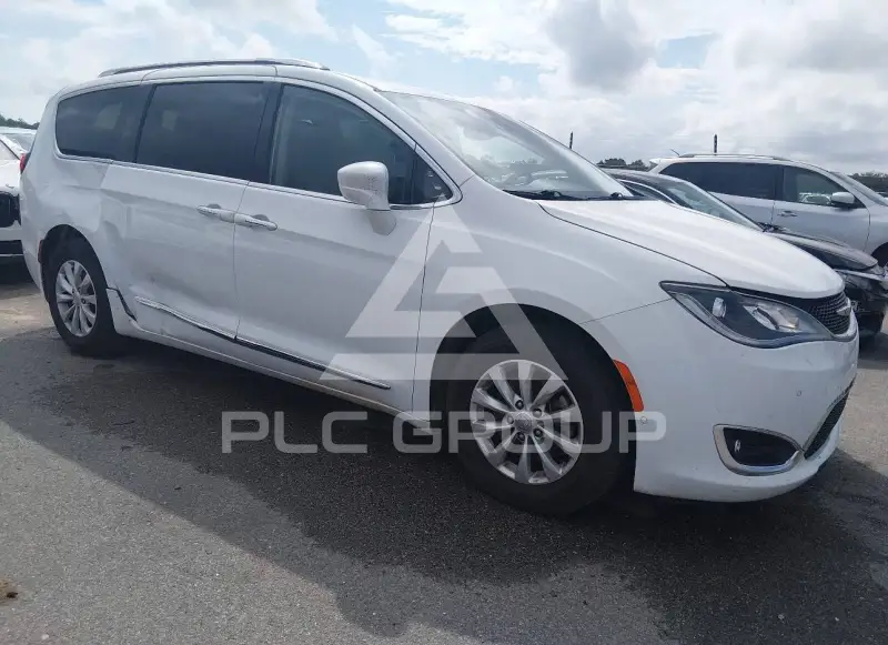 2019 Chrysler PACIFICA photo