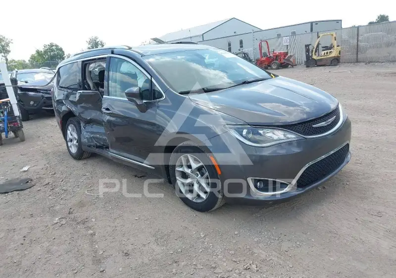 2019 Chrysler PACIFICA photo