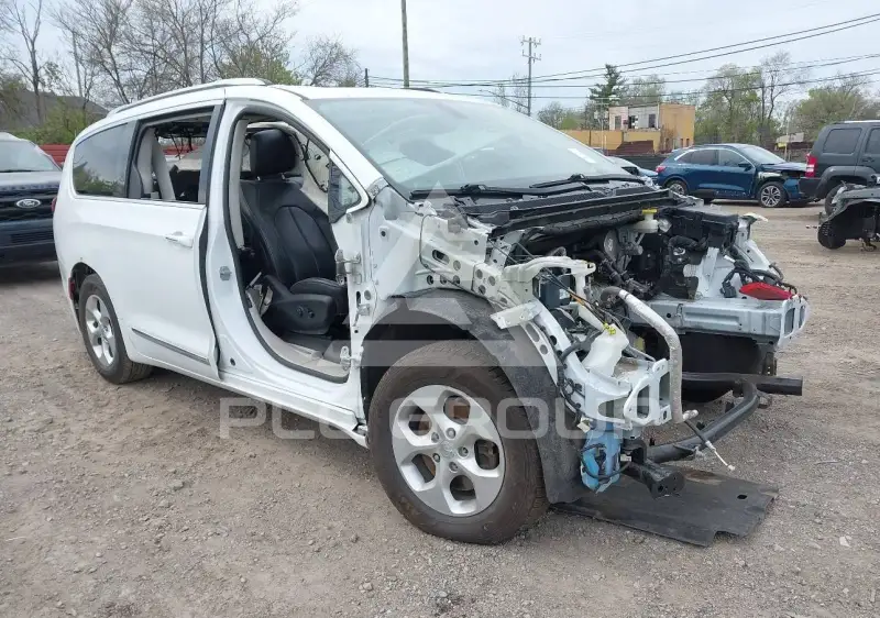 2019 Chrysler PACIFICA фото