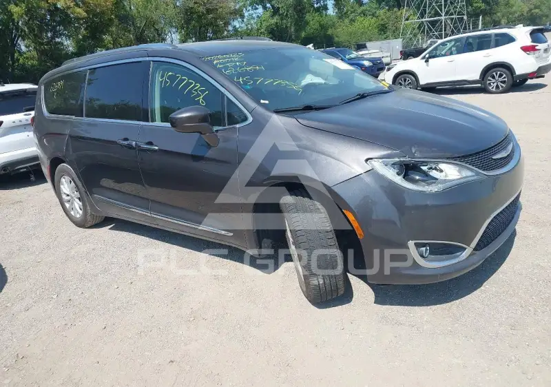2019 Chrysler PACIFICA photo