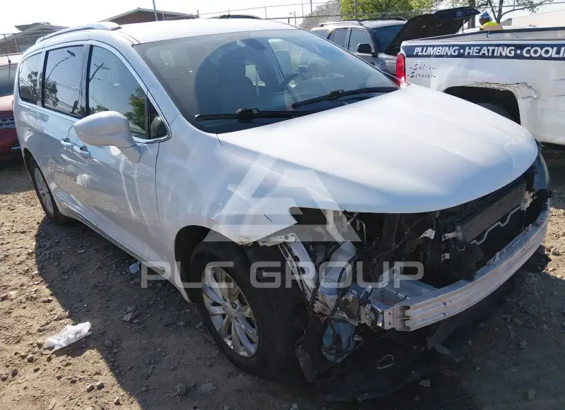 2019 Chrysler PACIFICA photo