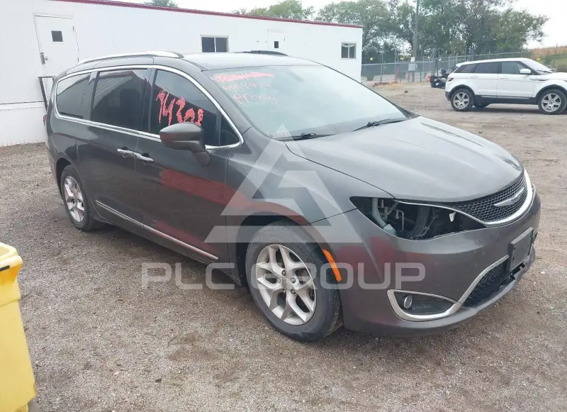 2019 Chrysler PACIFICA photo