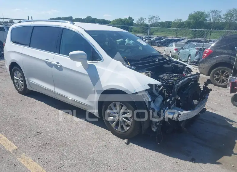 2019 Chrysler PACIFICA photo