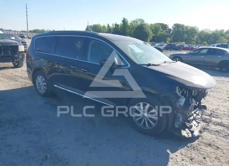 2019 Chrysler PACIFICA photo