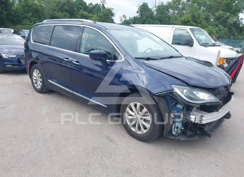 2019 Chrysler PACIFICA photo