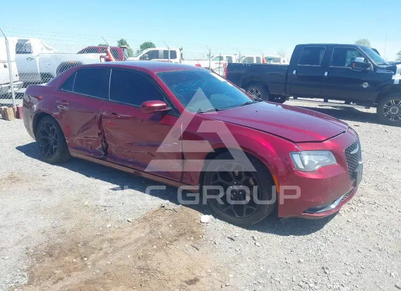 2019 Chrysler 300 фото