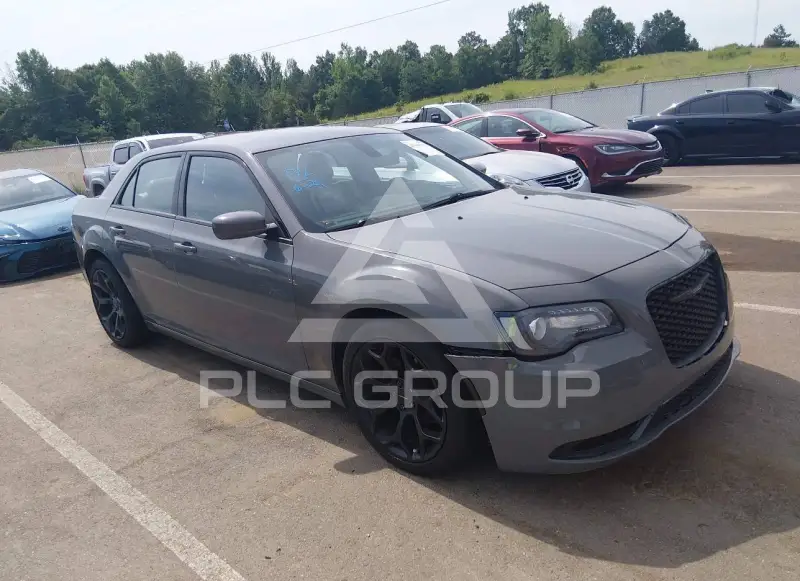 2019 Chrysler 300 photo