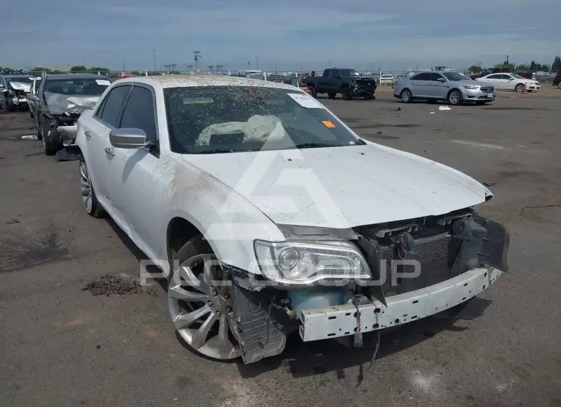 2019 Chrysler 300 photo