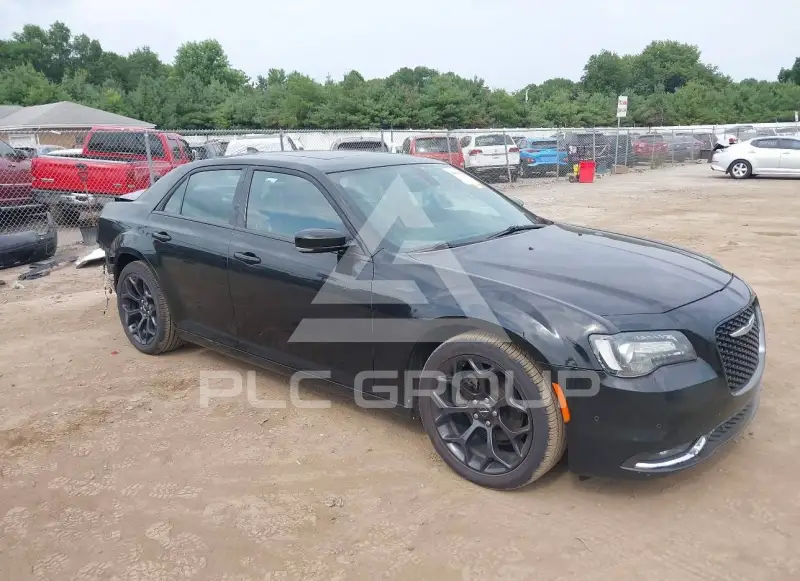 2019 Chrysler 300 photo