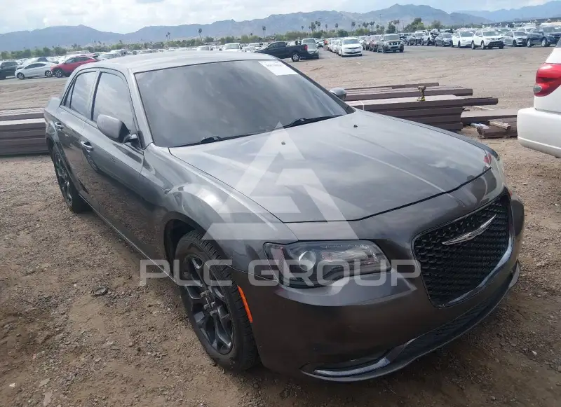 2019 Chrysler 300 photo