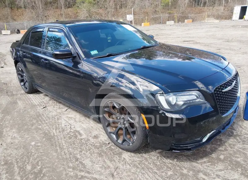 2019 Chrysler 300 фото
