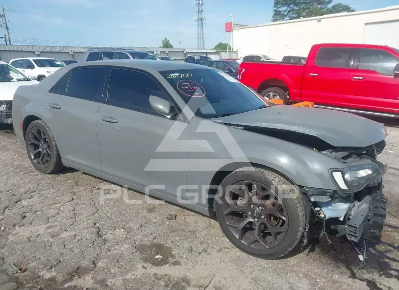 2019 Chrysler 300 photo