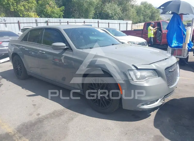 2019 Chrysler 300 фото