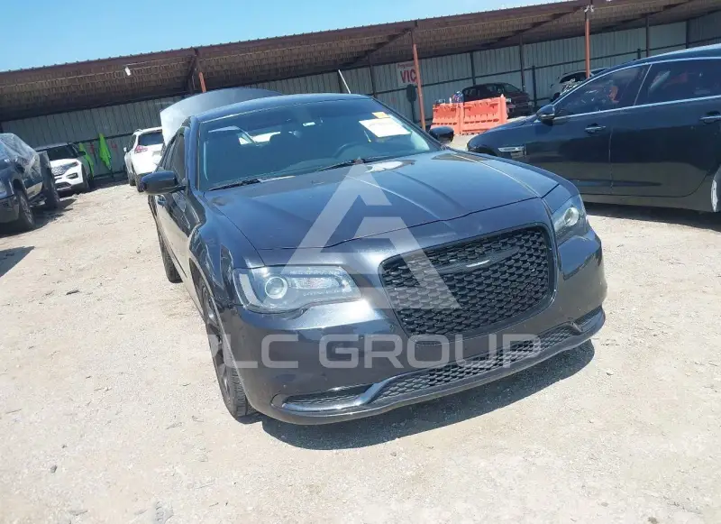 2019 Chrysler 300 фото