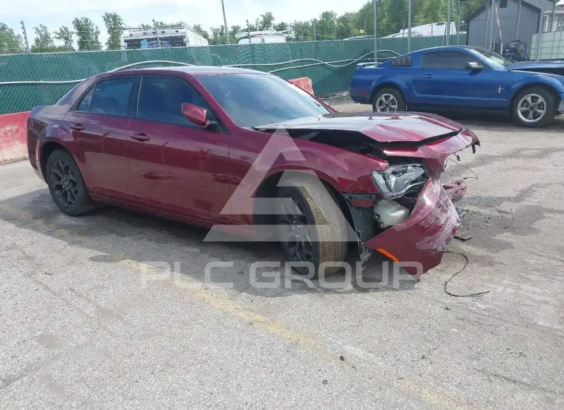 2019 Chrysler 300 фото