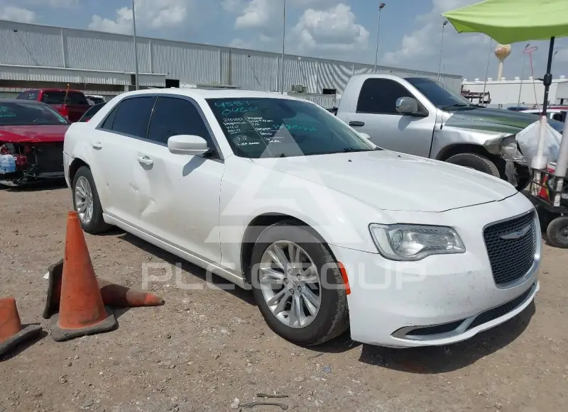 2019 Chrysler 300 фото