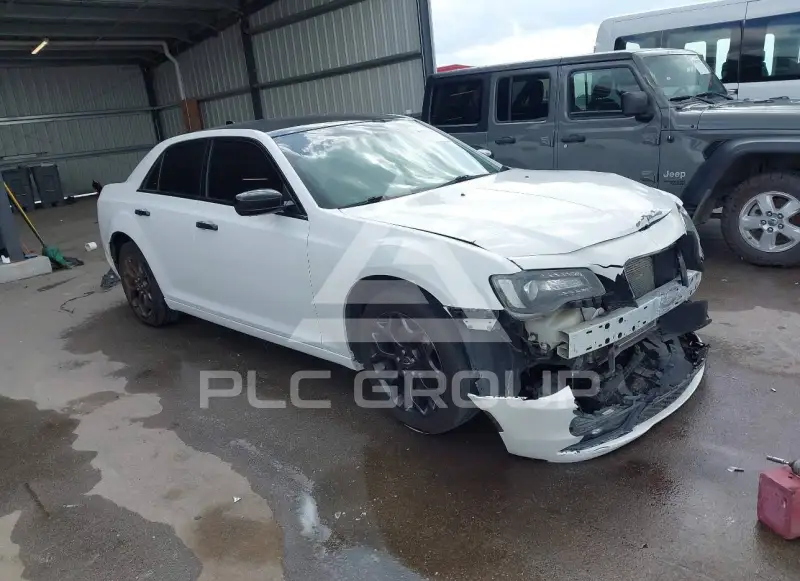 2019 Chrysler 300 фото