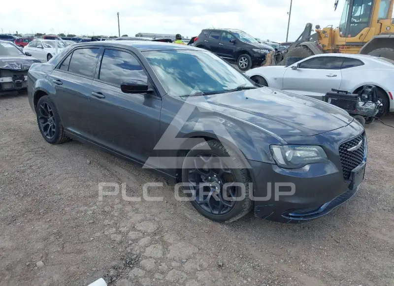 2019 Chrysler 300 фото