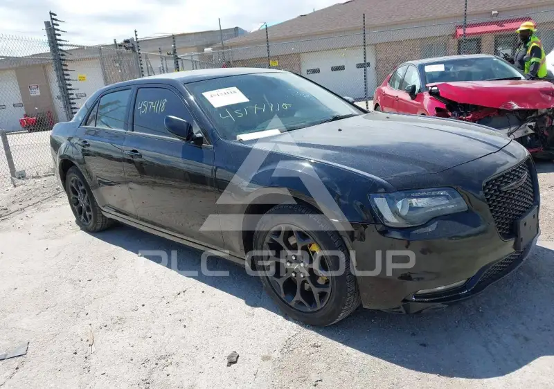 2019 Chrysler 300 photo