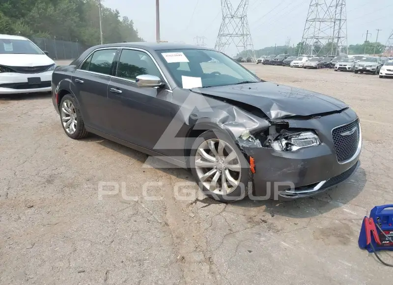 2019 Chrysler 300 photo