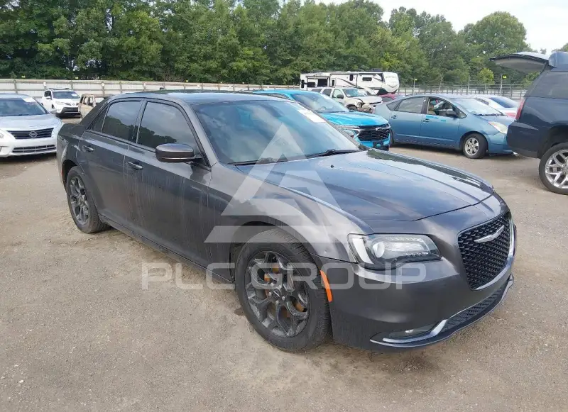 2019 Chrysler 300 photo