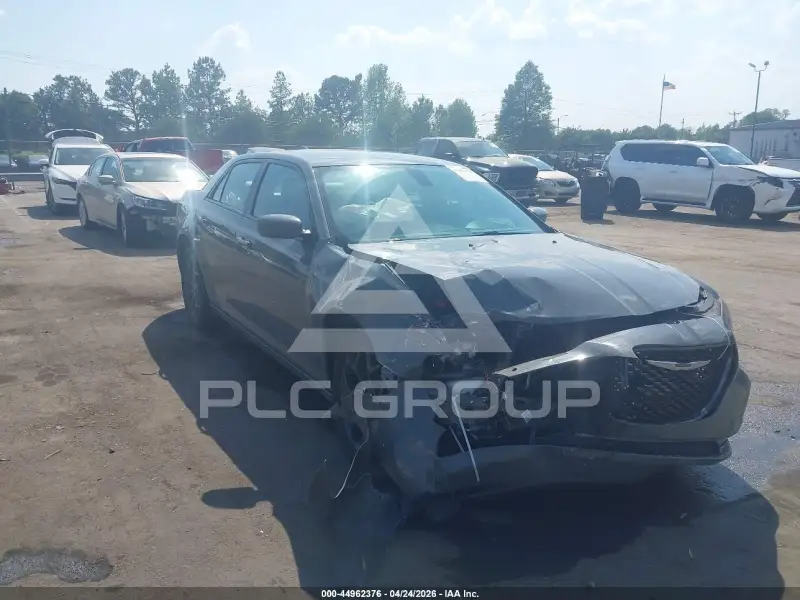 2019 Chrysler 300 photo