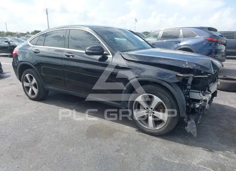 2019 Mercedes Benz Glc 300 фото