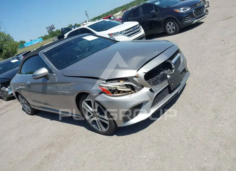 2019 Mercedes Benz C 300 photo