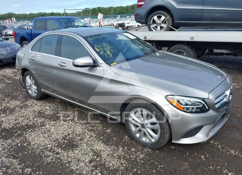 2019 Mercedes Benz C 300 photo