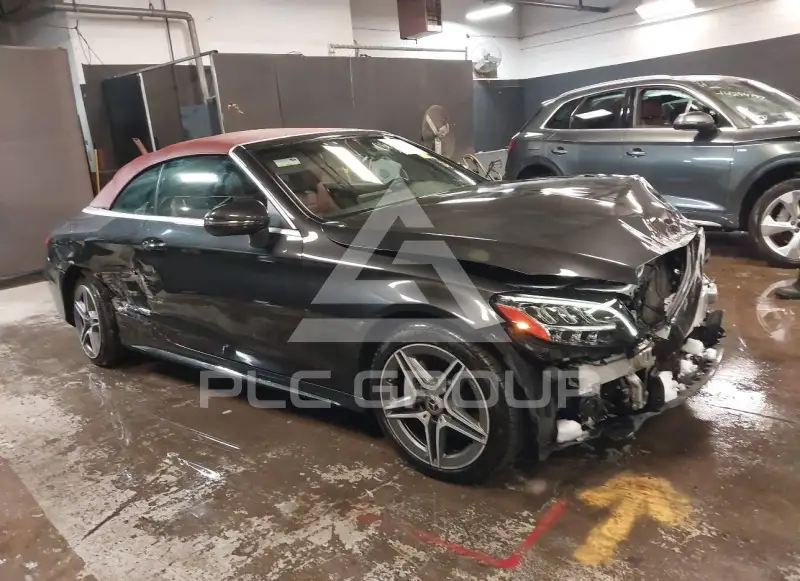2019 Mercedes Benz C 300 фото