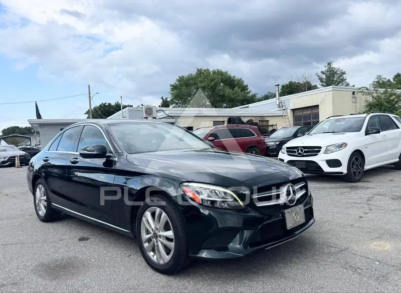 2019 Mercedes Benz C 300 фото