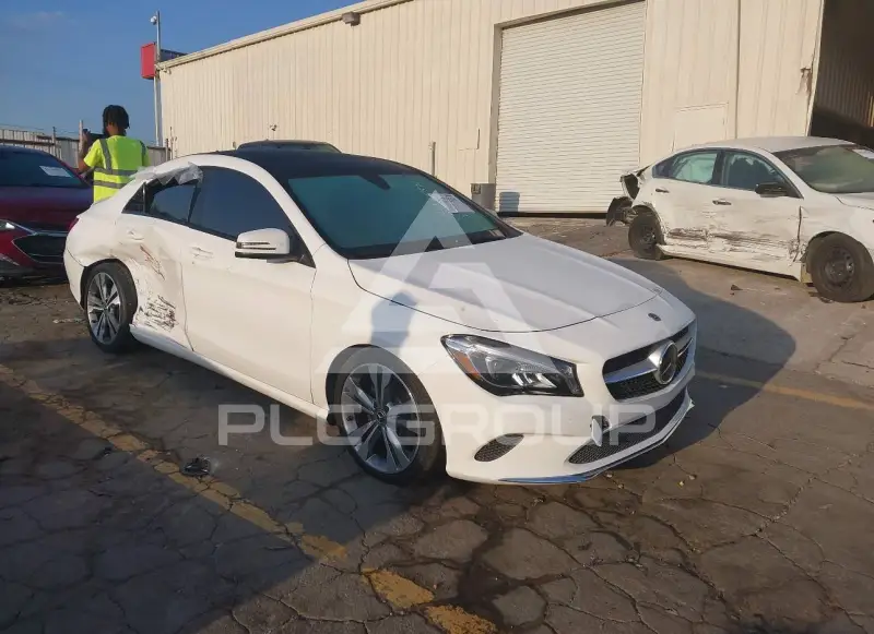 2019 Mercedes Benz CLA 250 фото