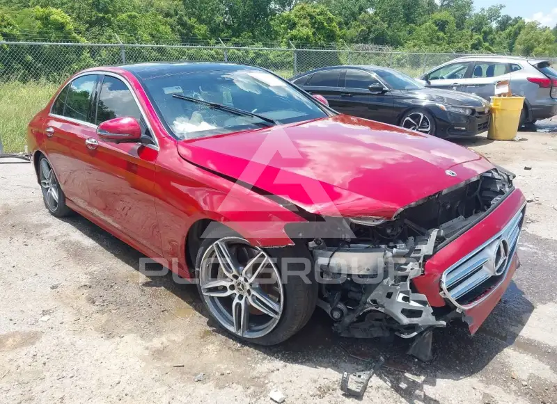 2019 Mercedes Benz E 300 фото
