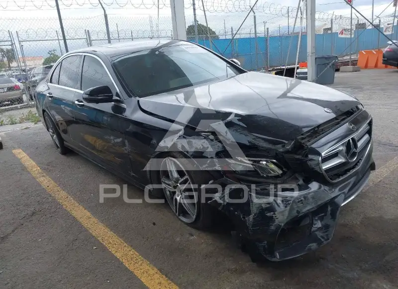 2019 Mercedes Benz E 300 фото